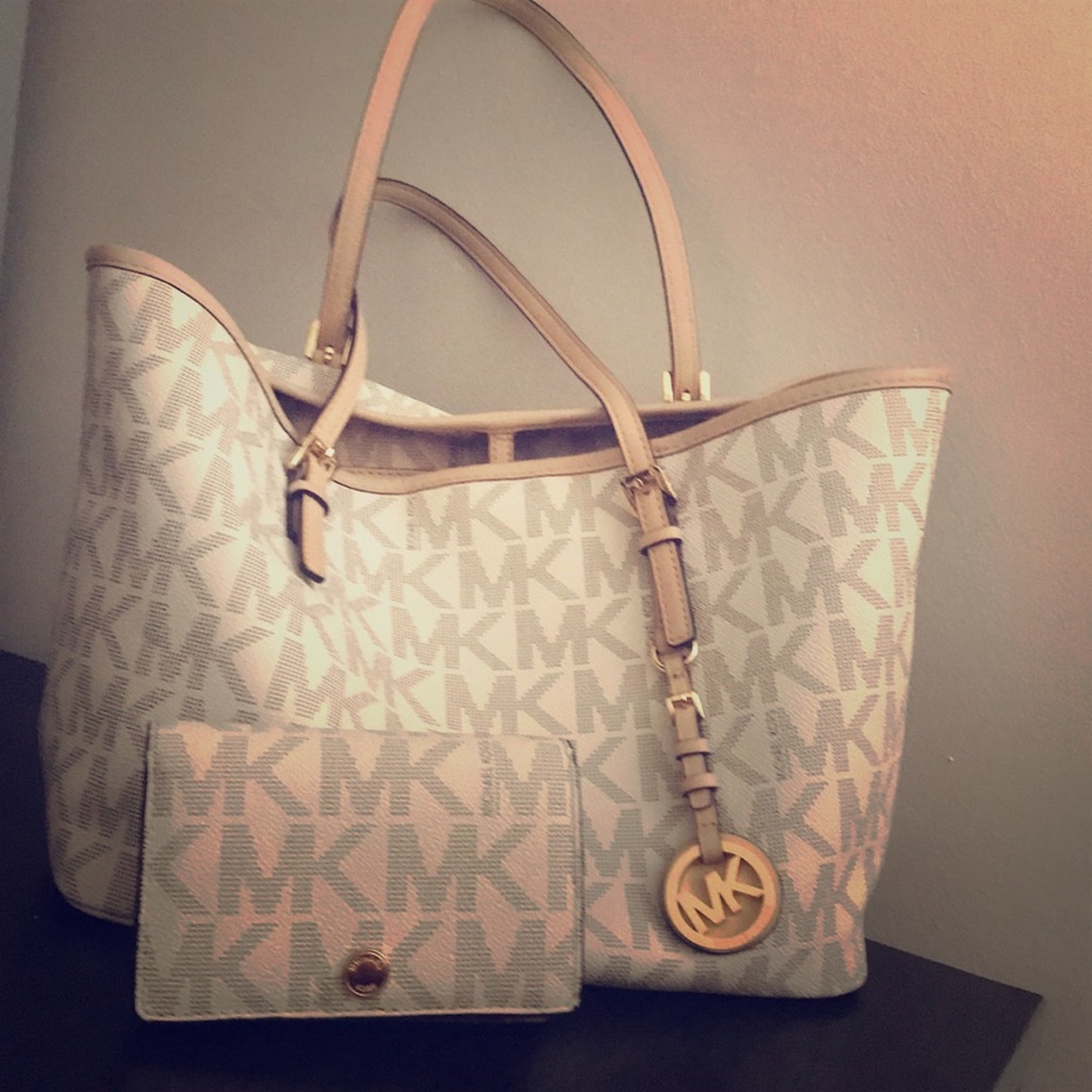 MK Micheal Kors small Vanilla bag & wallet